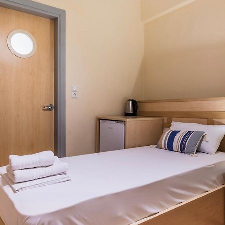 Fontana Luxury Rooms Mytilene ภายนอก รูปภาพ