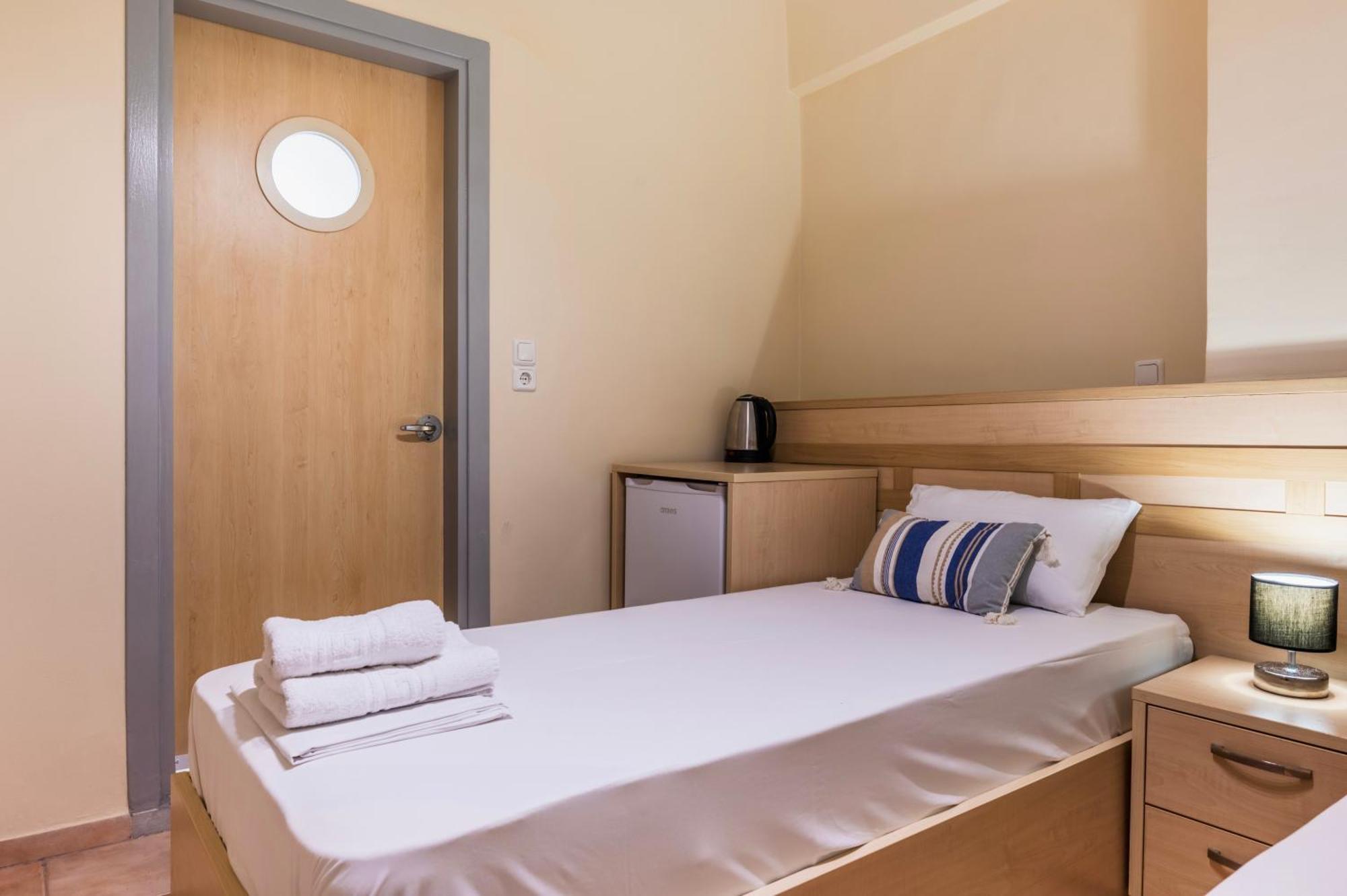 Fontana Luxury Rooms Mytilene ภายนอก รูปภาพ