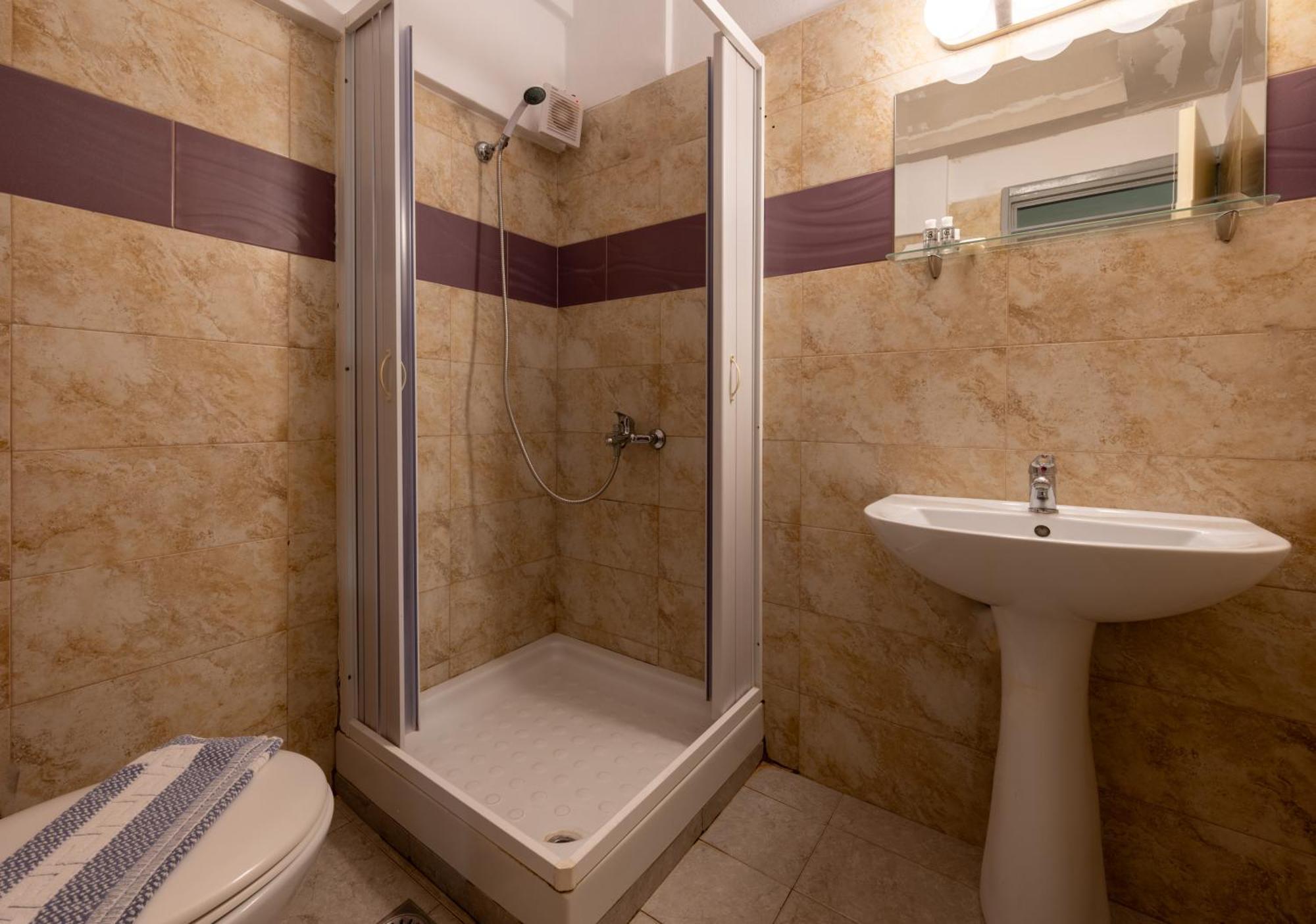 Fontana Luxury Rooms Mytilene ภายนอก รูปภาพ